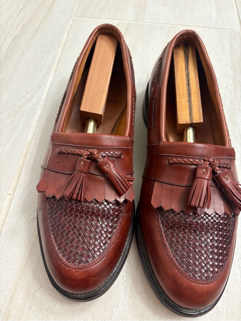 Men's Allen Edmonds Cody Tassel Loafers in Brown Cheatnut size 9.5D